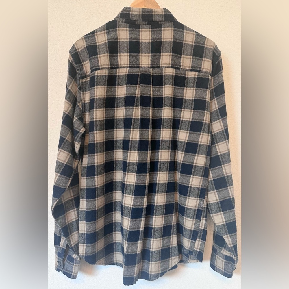Woolrich Men’s Plaid Flannel Button-Up Shirt – Size Medium - Picture 3 of 7